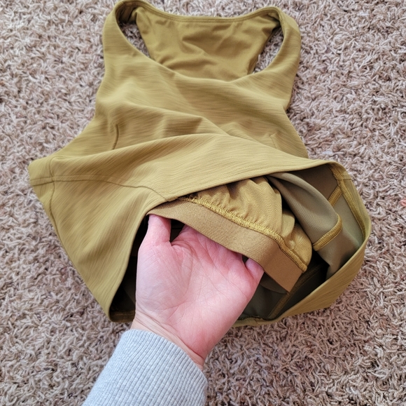Lululemon cropped tank - Picture 4 of 5